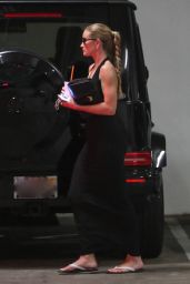 Rosie Huntington-Whiteley at Erewhon Market in Beverly Hills 07-09-2024