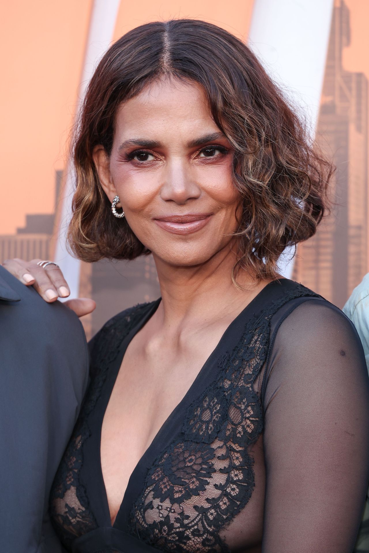 halle-berry-stuns-in-sheer-lace-a-masterclass-in-red-carpet-glamour-10.jpg