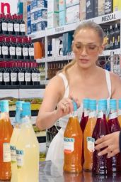Jennifer Lopez Shopping at a Hamptons Liquor Store 07-31-2024