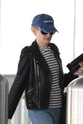 Julia Garner Arriving to Airport in LA 08-05-2024