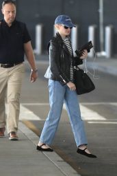 Julia Garner Arriving to Airport in LA 08-05-2024