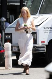 Rumer Willis Getting Green Heath Drink From Alfred Coffee 08-03-2024