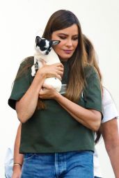 Sofia Vergara Leaves the 