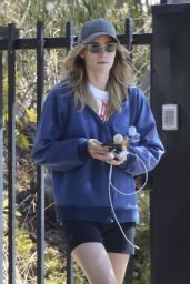 Suki Waterhouse Waits for an Uber Car 08-27-2024