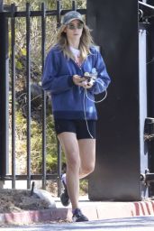 Suki Waterhouse Waits for an Uber Car 08-27-2024