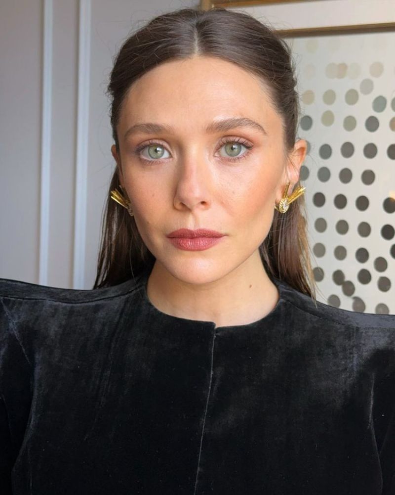 Elizabeth Olsen Toronto Film Festival Photoshoot September 2024 (+4