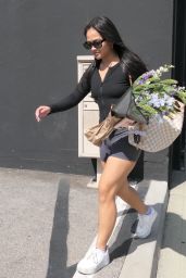 Jenn Tran Sizzles After Dance Practice with Flowers 09-25-2024