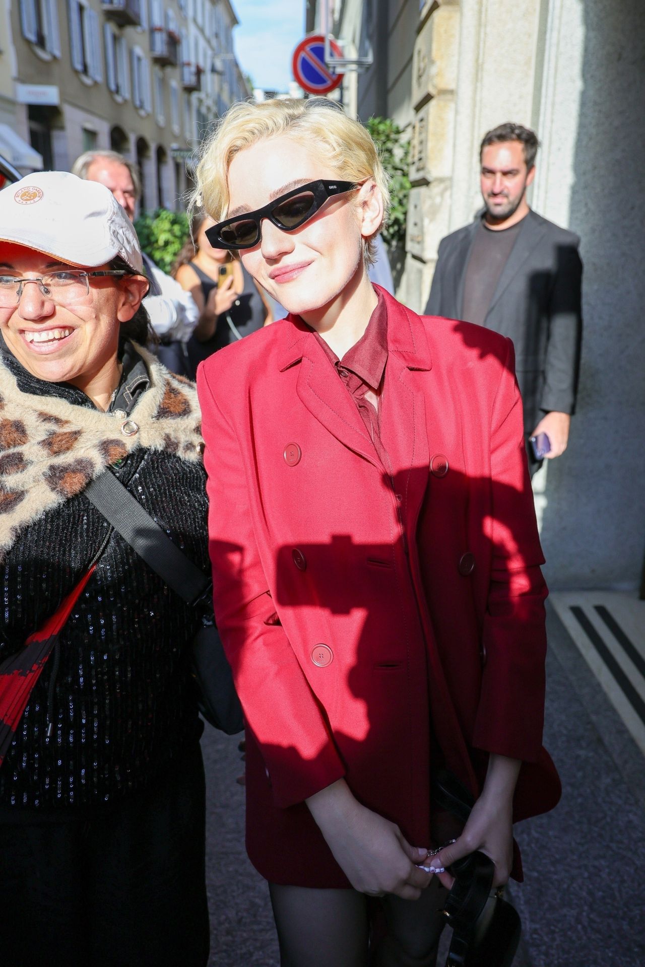 Julia Garner Lights Up Milan Fashion Week in Stunning Gucci Red 0920