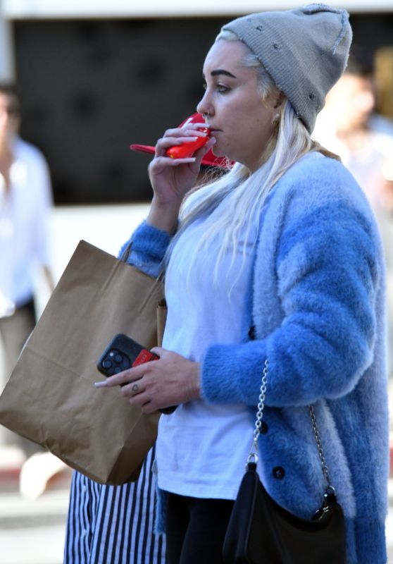  Actress Spotted Puffing Away on Rodeo Drive [10-29-2024]