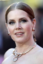 Amy Adams Stuns in Black: Redefining Elegance at "Nightbitch" London Premiere