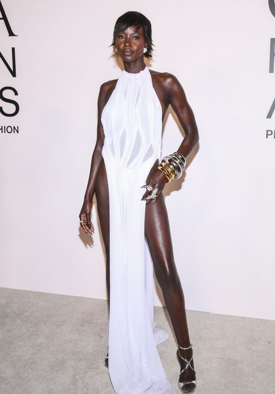 Aweng Ade-Chuol Impresses with Bold Beauty at CFDA Awards [10-28-2024]