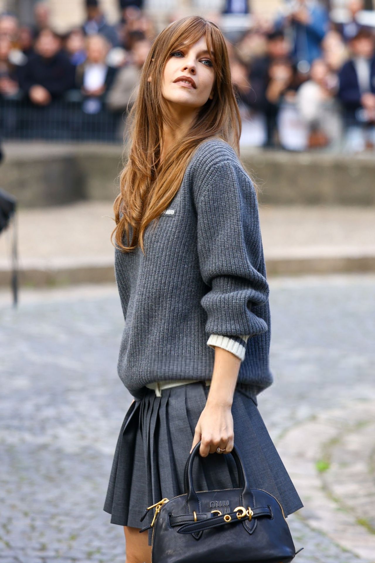 barbara-palvin-stuns-in-sophisticated-sensuality-at-miu-miu-ss25-paris-fashion-week-10-01-2024-4.jpg (1280×1919)