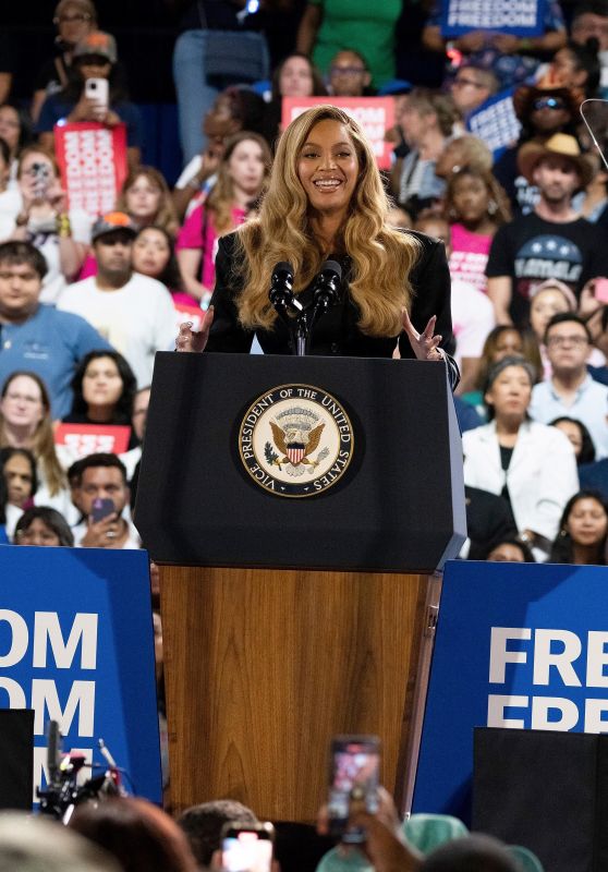 Beyonce Backs Kamala Harris in Houston Rally [10-25-2024]