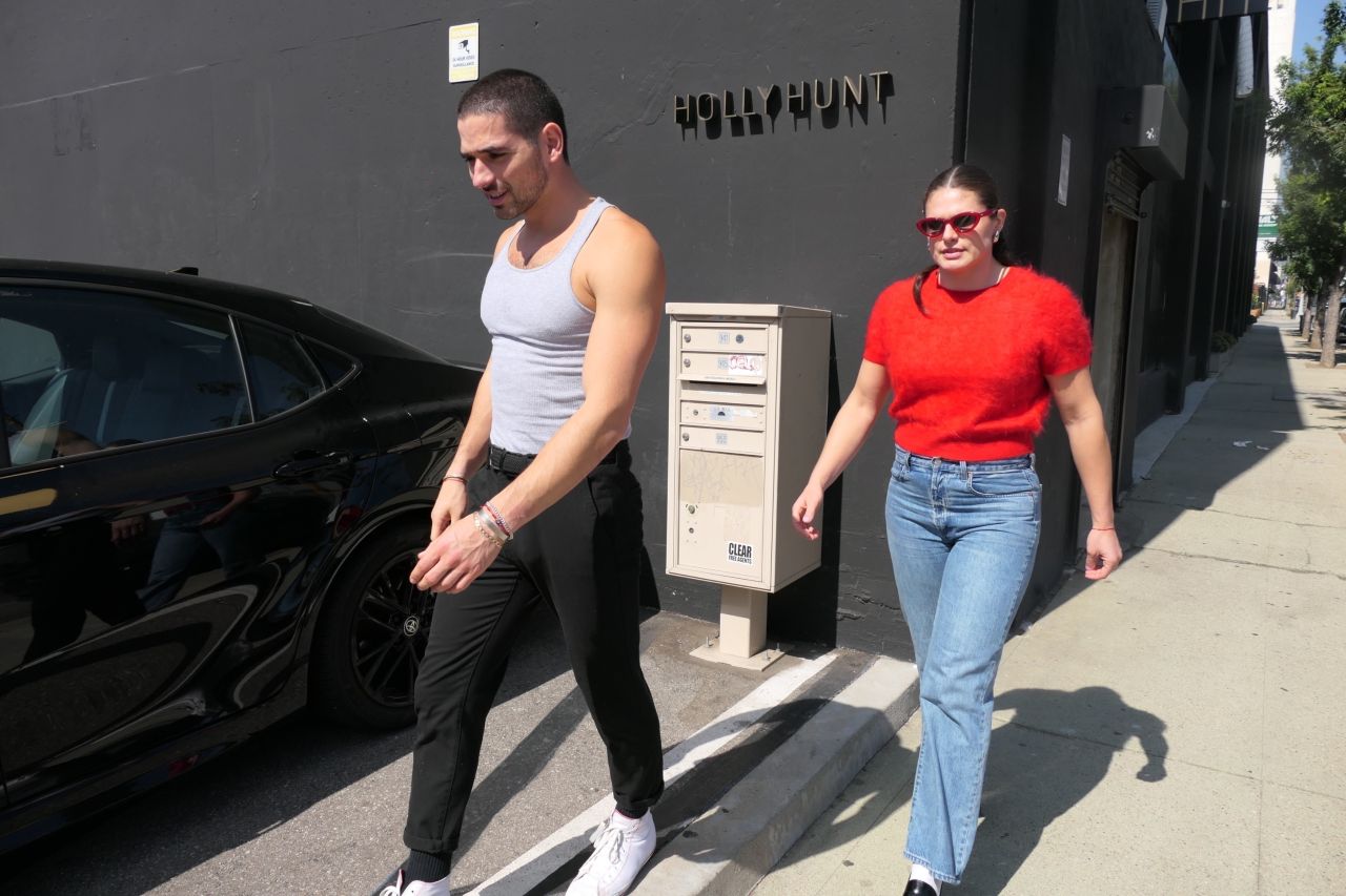 DWTS Stars Ilona Maher and Alan Bersten Grab Coffee in LA 10102024