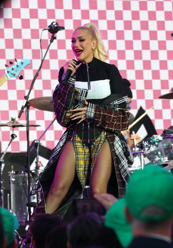 Gwen Stefani Rocks Times Square with High-Octane Performance [10-29-2024]