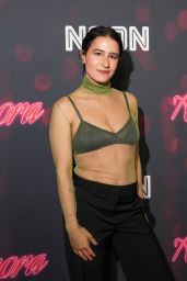 Ilana Glazer Shines at 