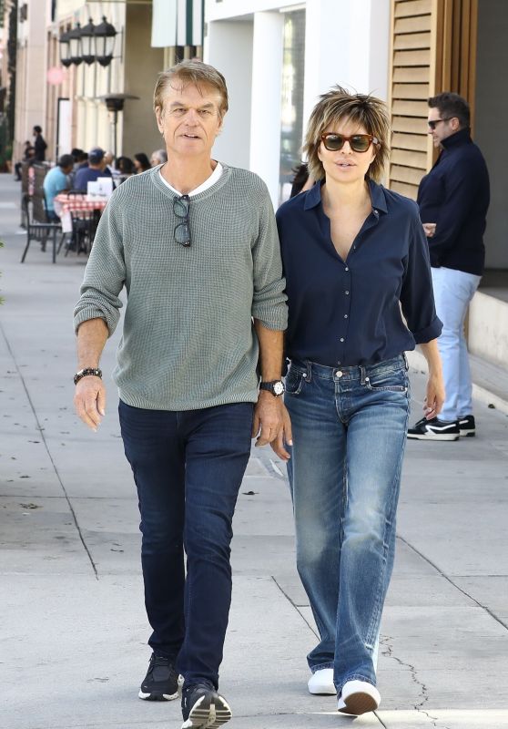 Lisa Rinna and Harry Hamlin Share a Shopping Session in Beverly Hills [27-10-2024]