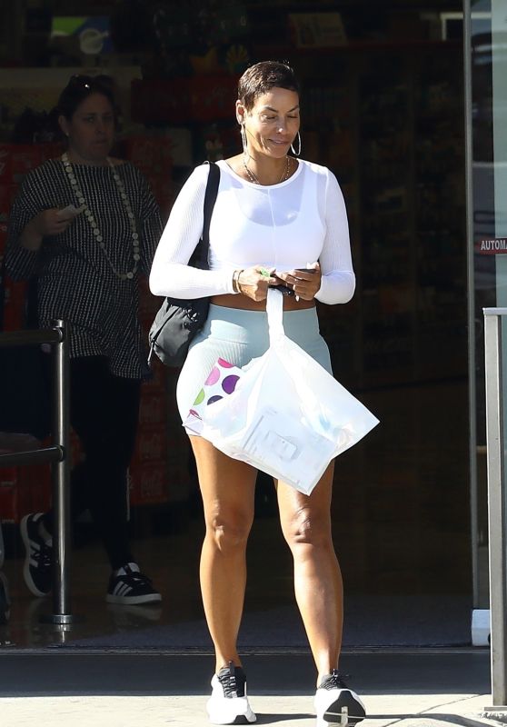 Nicole Murphy Steps Out of Beverly Hills Rite Aid [10-21-2024]