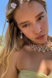 Olivia Ponton - Phosphor Magazine October 2024