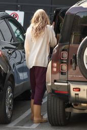 Paris Jackson Brings Haute Couture to Hair Appointment 10-17-2024