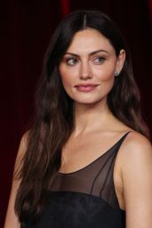 Phoebe Tonkin Dazzles in Chanel at Academy Museum Gala 2024