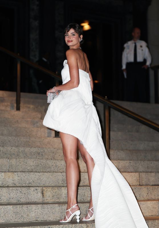 Taylor Hill Arrives to the CFDA Awards in NYC [10-28-2024]