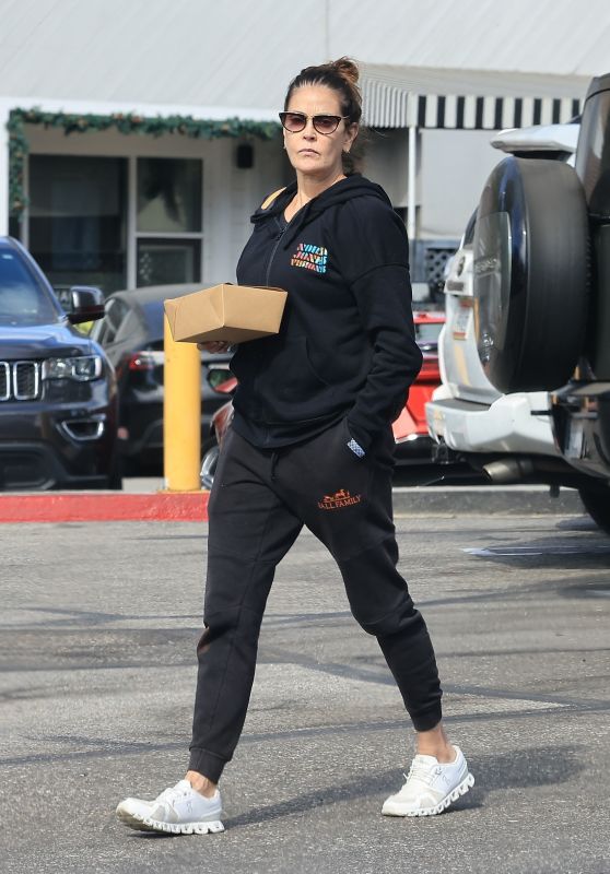  Actress Enjoys Casual Lunch at Beverly Glen Mall [10-30-2024]