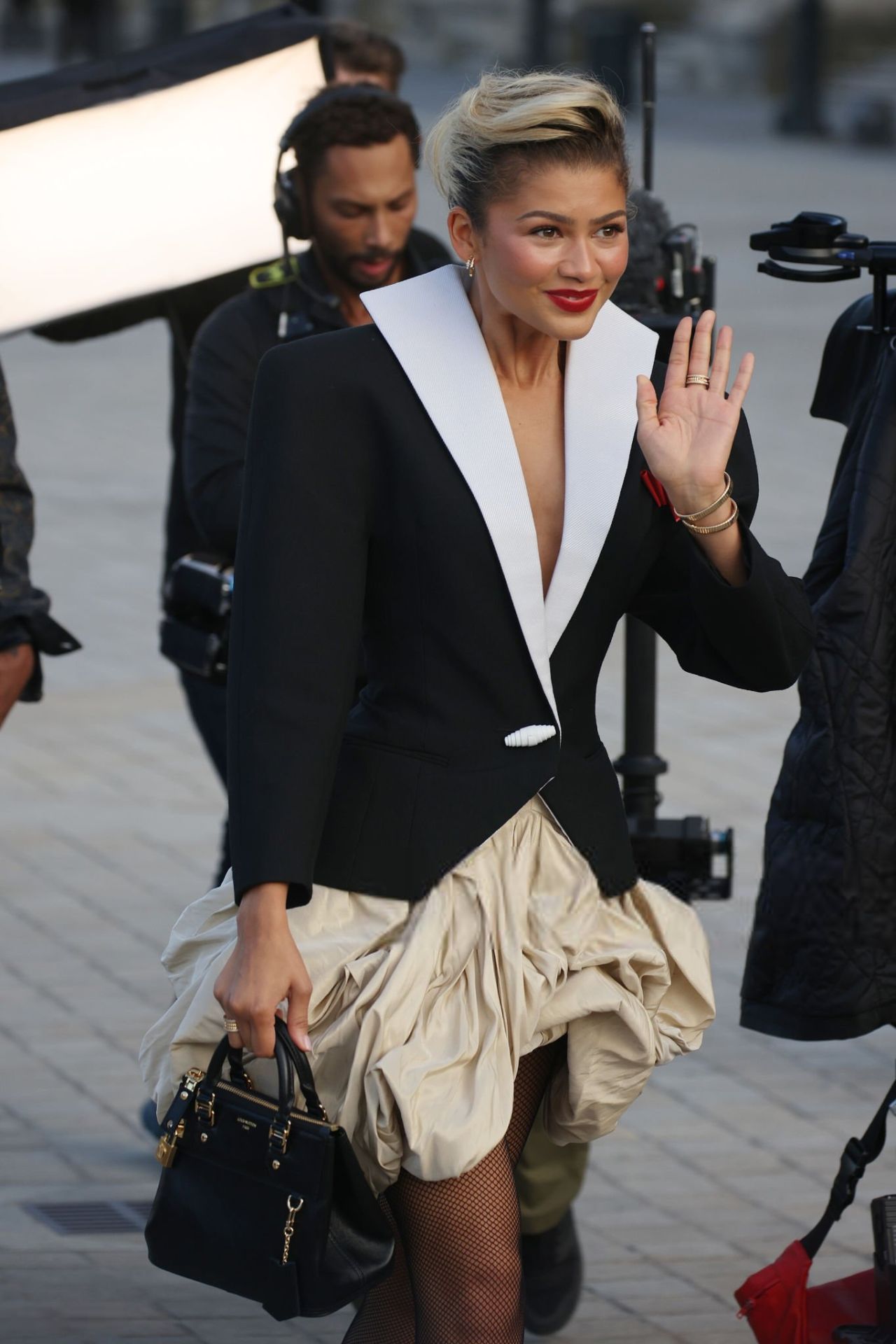 zendaya-on-paris-fashion-week-catwalk-at-louis-vuitton-show-10-01-2024-6.jpg (1280×1920)