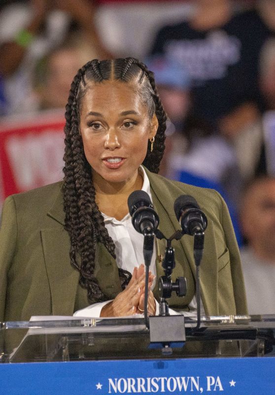 Alicia Keys Shows Her Support for Kamala Harris at Norristown, Pennsylvania Rally [11-02-2024]