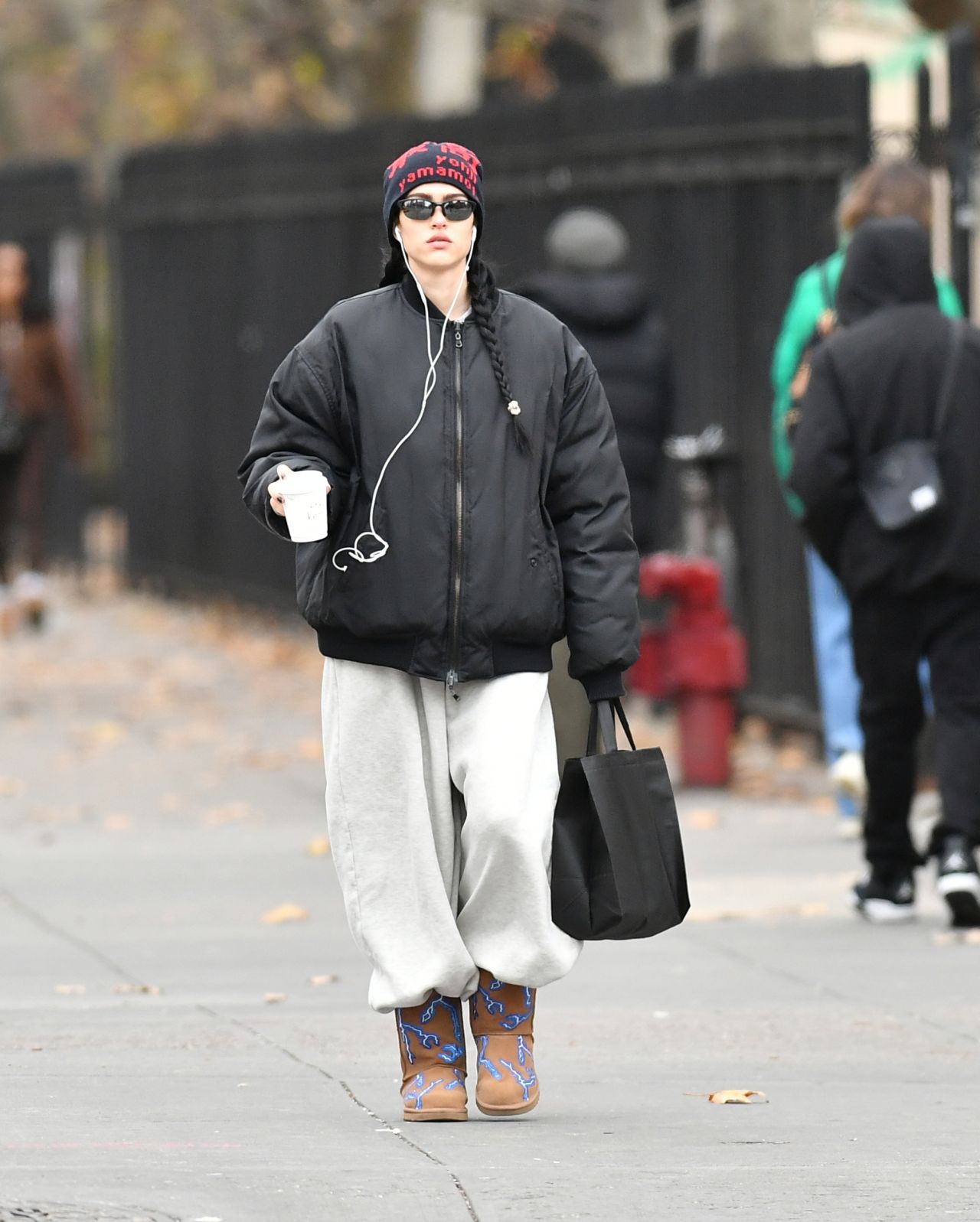 amelia-hamlin-spotted-on-coffee-run-in-nyc-11-29-2024-2.jpg (1280×1597)