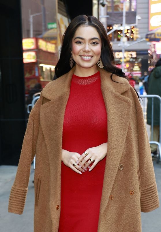 Auli’i Cravalho Smiles at Good Morning America [11-13-2024]