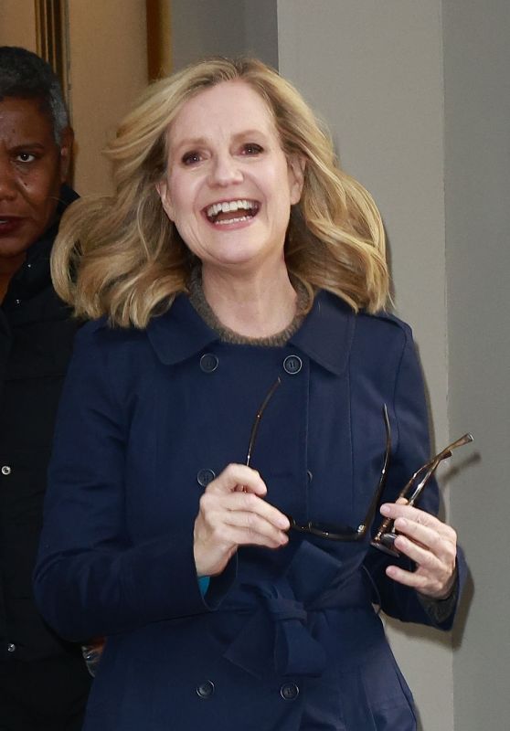 Bonnie Hunt Leaves NBC Studios with a Smile [11-12-2024]