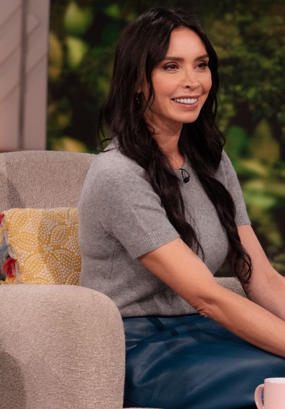 Christine Lampard Elegant on Lorraine TV Show in London 11-15-2024