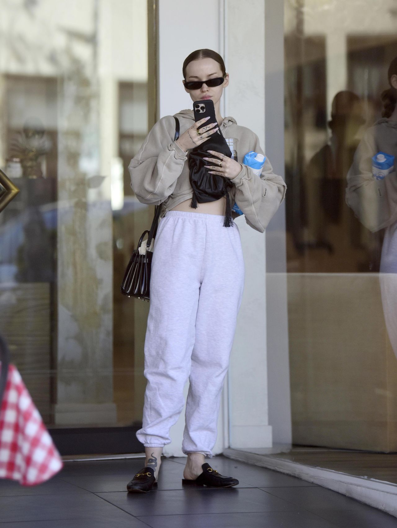 dove-cameron-spotted-leaving-la-hair-salon-in-casual-style-11-20-2024-1.jpg (1280×1703)