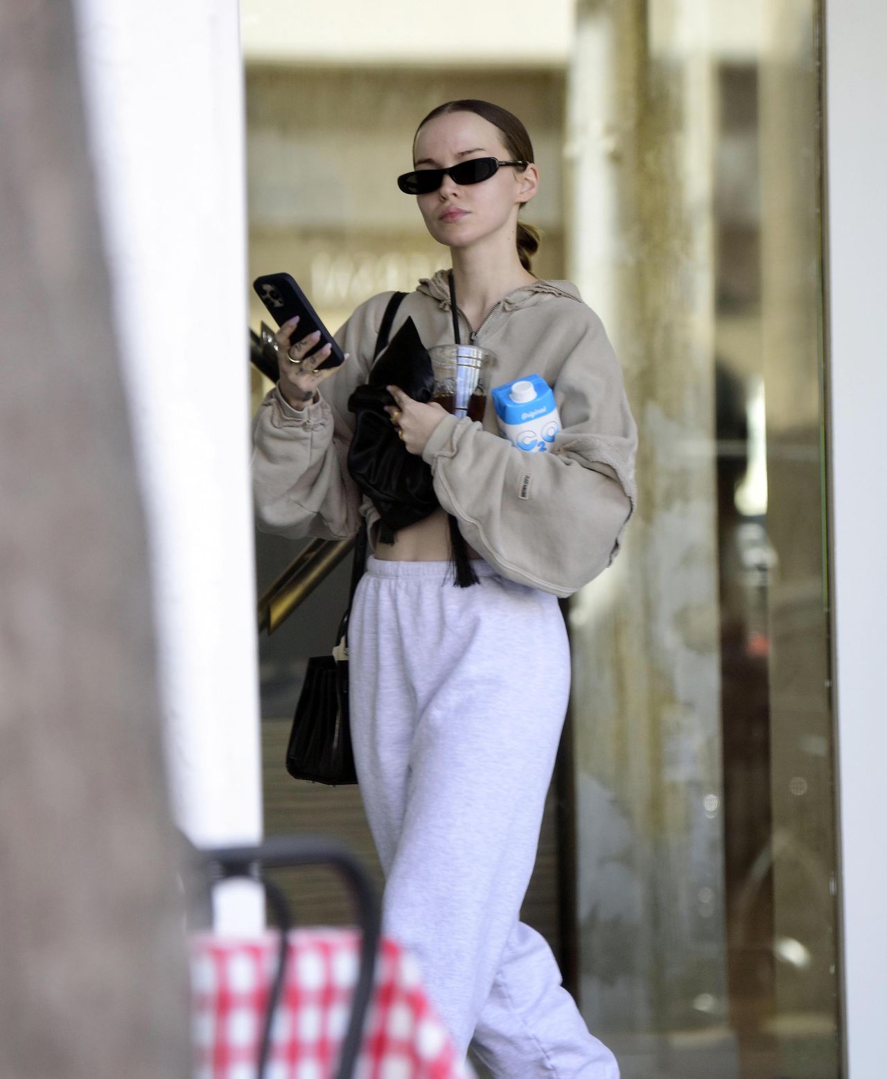 dove-cameron-spotted-leaving-la-hair-salon-in-casual-style-11-20-2024-3.jpg (1280×1556)