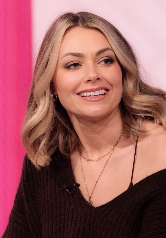 Georgia Horsley Wows on Lorraine TV Show in London [11-19-2024]