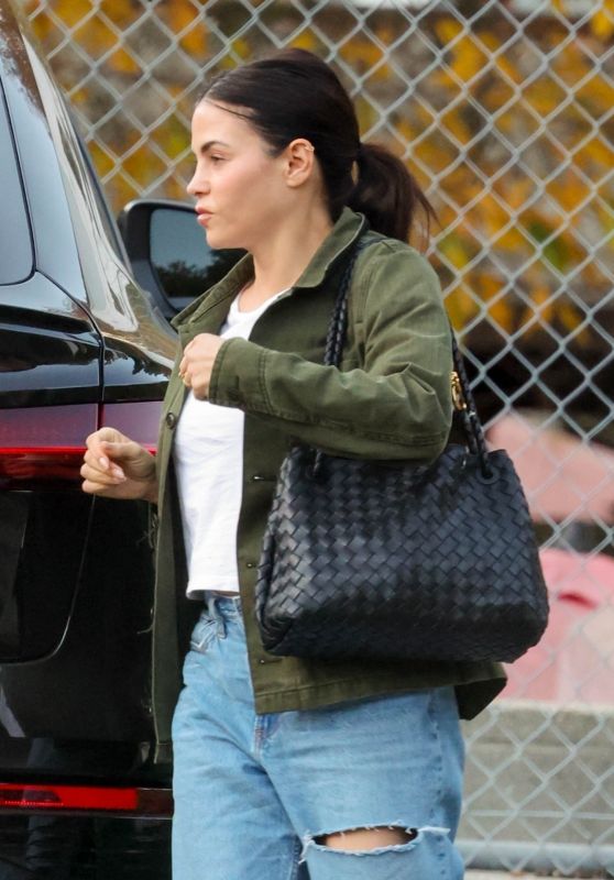 Jenna Dewan Flaunts Fashion-Forward Solo Style in LA 11-12-2024