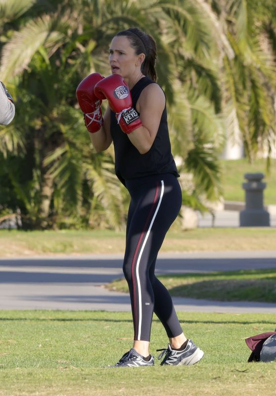 Jennifer Garner Boxing on Set [11-14-2024]