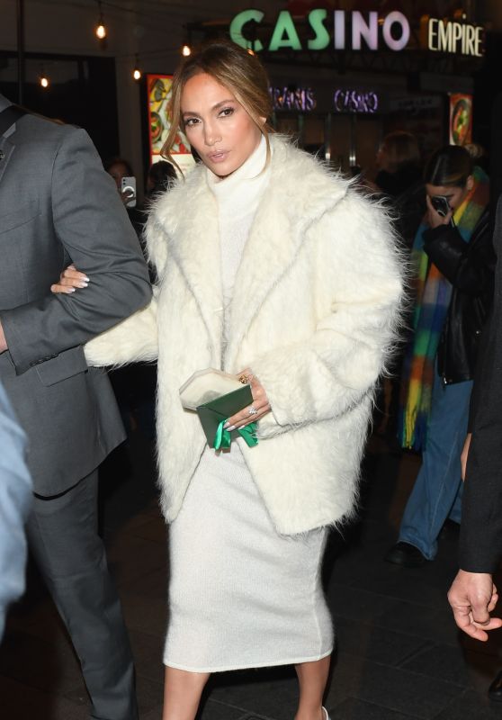 Jennifer Lopez Turns Heads as She Exits Private Movie Screening in London’s Leicester Square [11-05-2024]