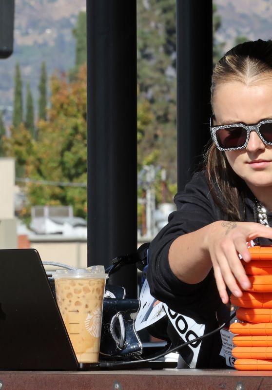 JoJo Siwa Cools Down with Iced Coffee in LA 11-13-2024