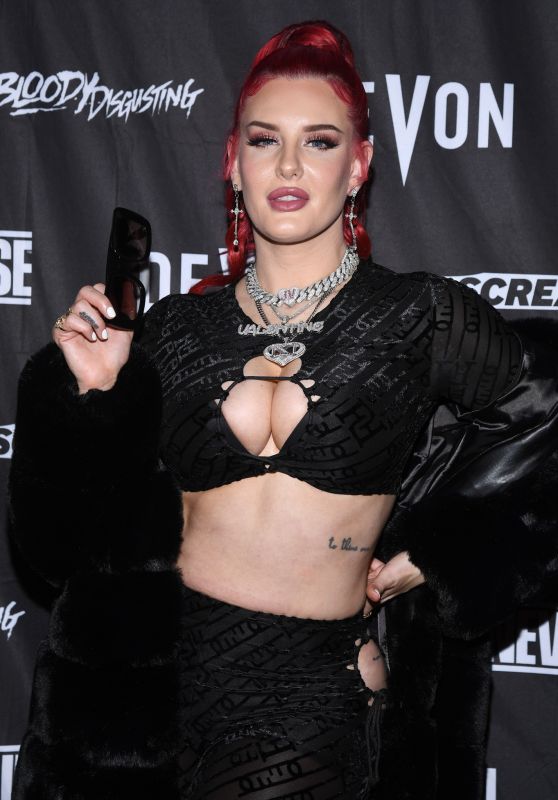 Justina Valentine Lights Up the 