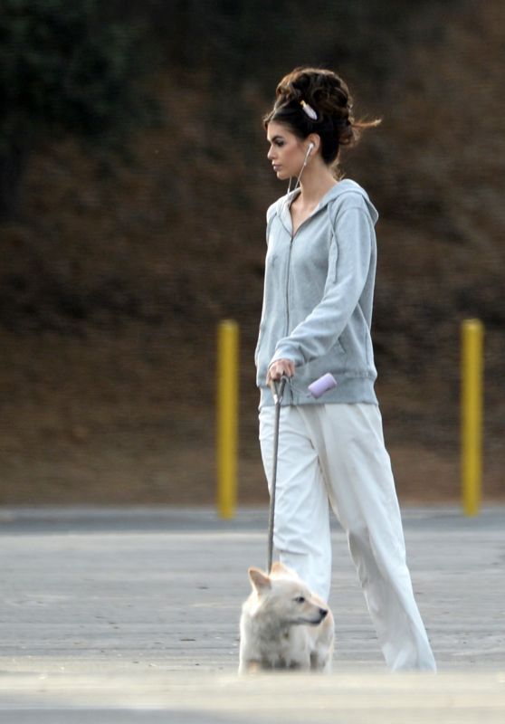 Kaia Gerber Spotted Strolling with Her Pooch on the Set of Apple TV’s ‘Palm Royale’ [05-11-2024]