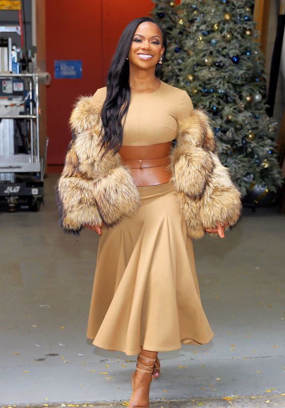 Kandi Burruss Dazzles in Pleated Skirt & Fur Coat After Live with Kelly & Mark 04-11-2024