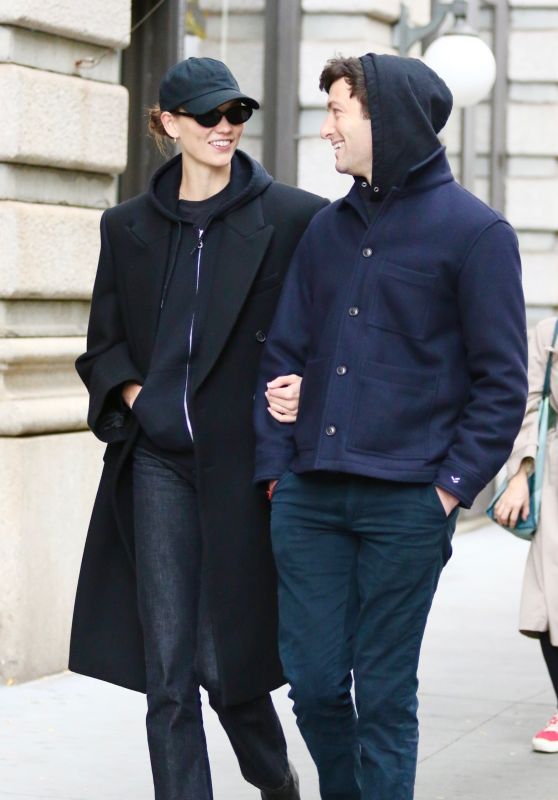 Karlie Kloss and Joshua Kushner Enjoy Romantic Stroll in SoHo [11-11-2024]