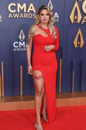 Katie Dempsey Shines at the 58th Annual CMA Awards in Nashville 11-20-2024