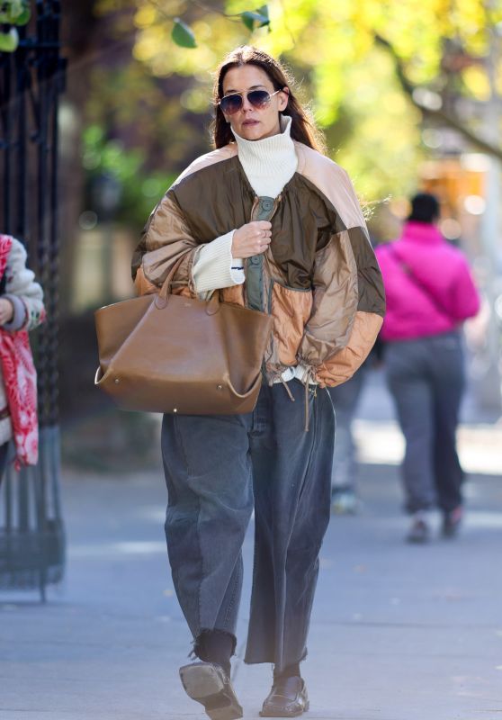 Katie Holmes Spotted in New York City [11-13-2024]