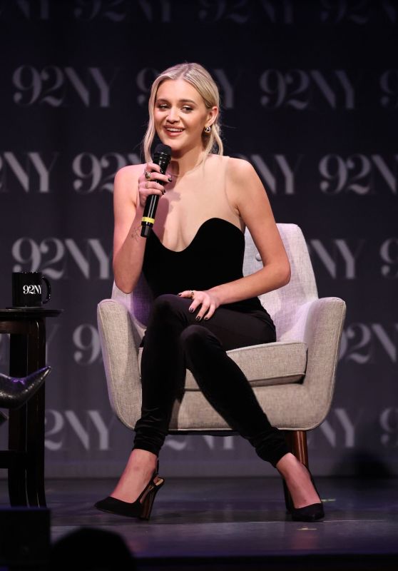 Kelsea Ballerini Dazzles in Velvet and Diamonds at NYC Event