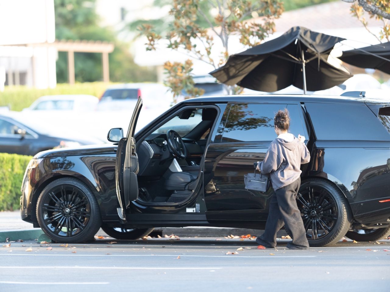 kourtney-kardashian-spotted-at-trader-joe-s-in-calabasas-11-18-2024-3.jpg (1280×960)