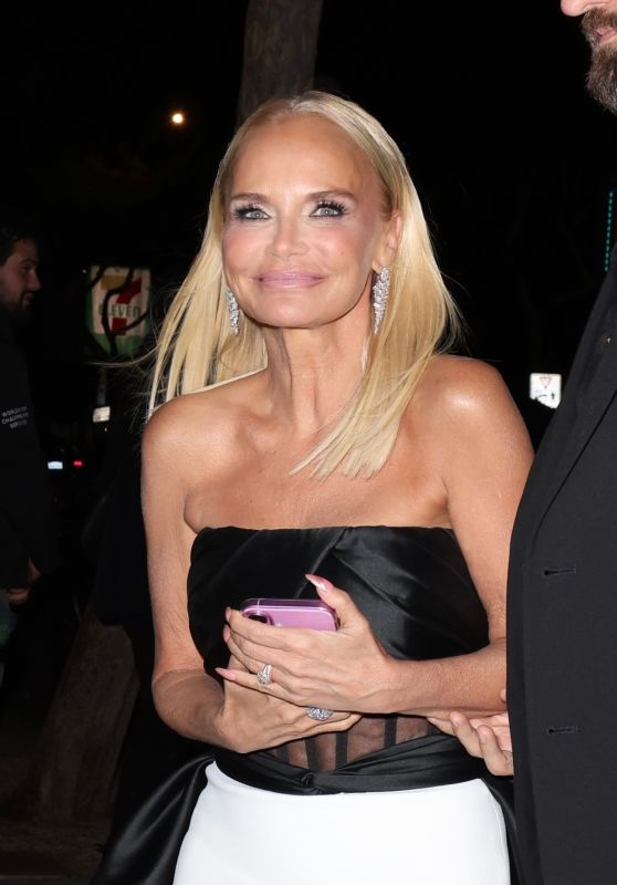 Kristin Chenoweth Lights Up the Hollywood Bowl to Support David Foster [11-03-2024] 