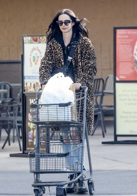 Krysten Ritter roars with leopard print for grocery run [11-02-2024]